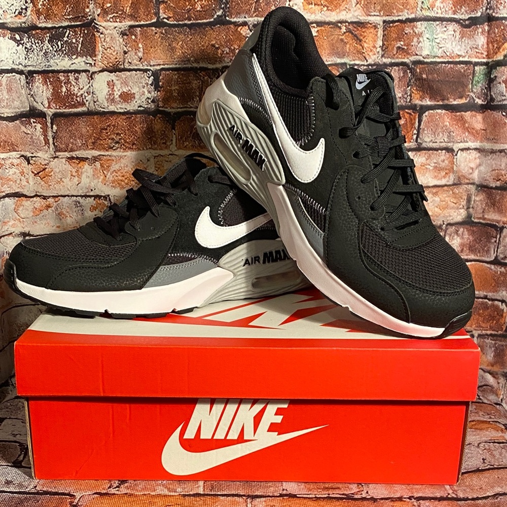 🆕Nike Black and White Air Max Shoes